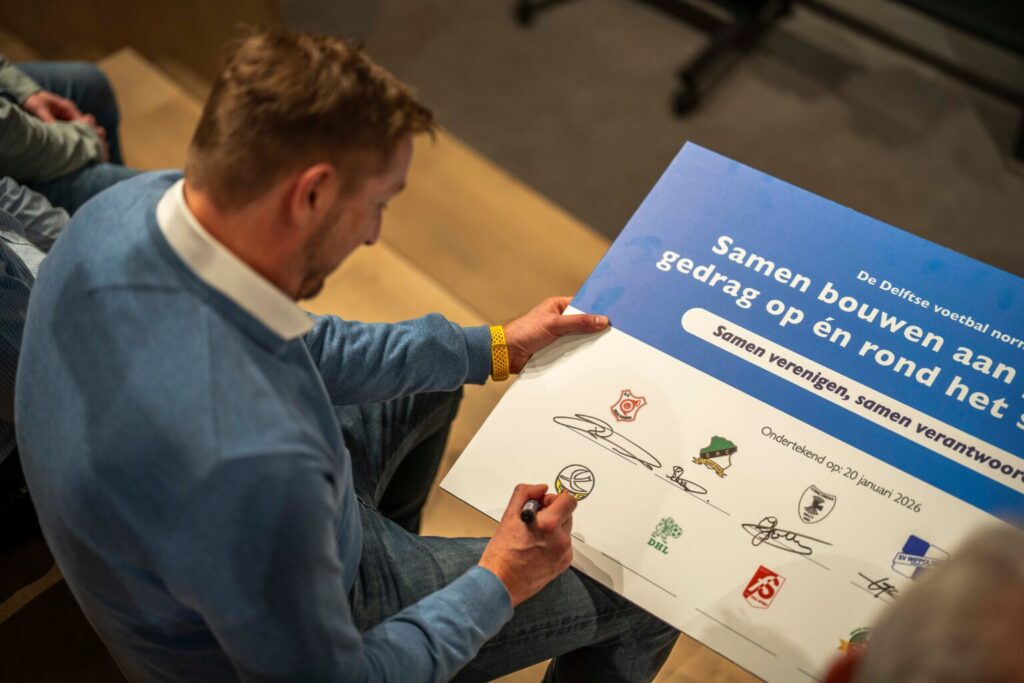 Het ondertekenen van de delftse voetbalnorm